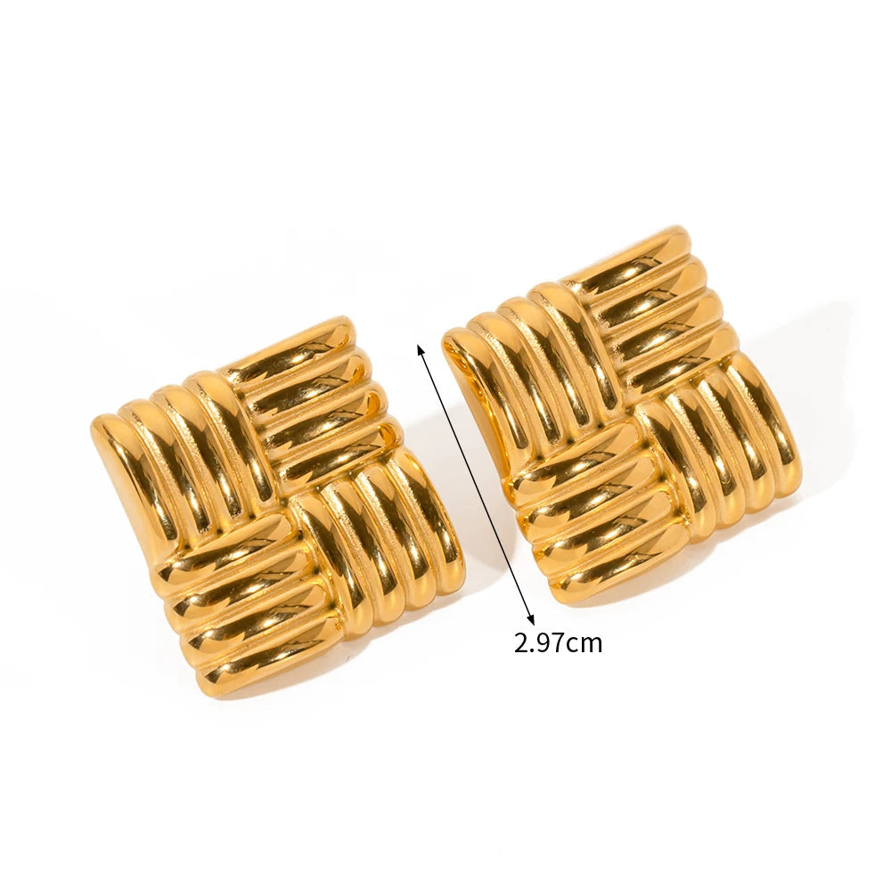 18K Gold Geometric Screw-Back Stud Earrings™ – Secure Elegance, Lasting Shine