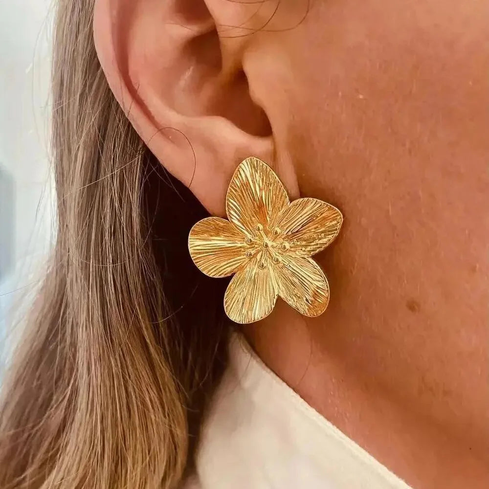 Jewlena™ Vintage Flower Stud Earrings – Hypoallergenic 18K Gold Elegance