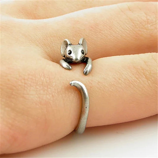Jewlena™ Vintage Mouse Gothic Ring – Antique Silver Statement Piece