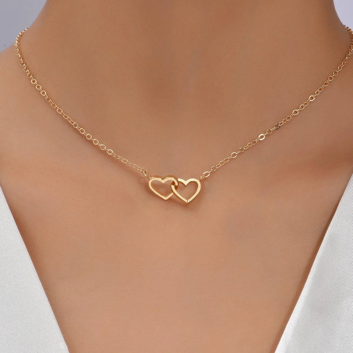Zarte Liebeskette für Frauen | Jewlena