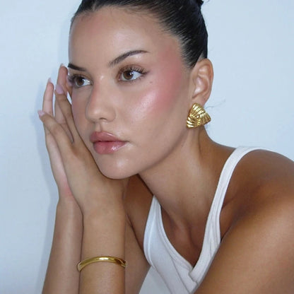 18K Gold Geometric Screw-Back Stud Earrings™ – Secure Elegance, Lasting Shine