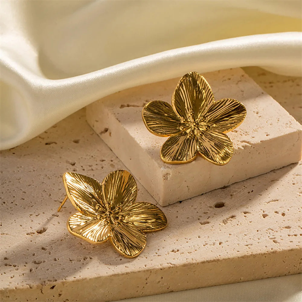Jewlena™ Vintage Flower Stud Earrings – Hypoallergenic 18K Gold Elegance