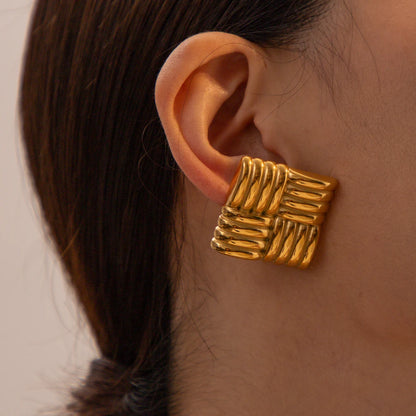 18K Gold Geometric Screw-Back Stud Earrings™ – Secure Elegance, Lasting Shine